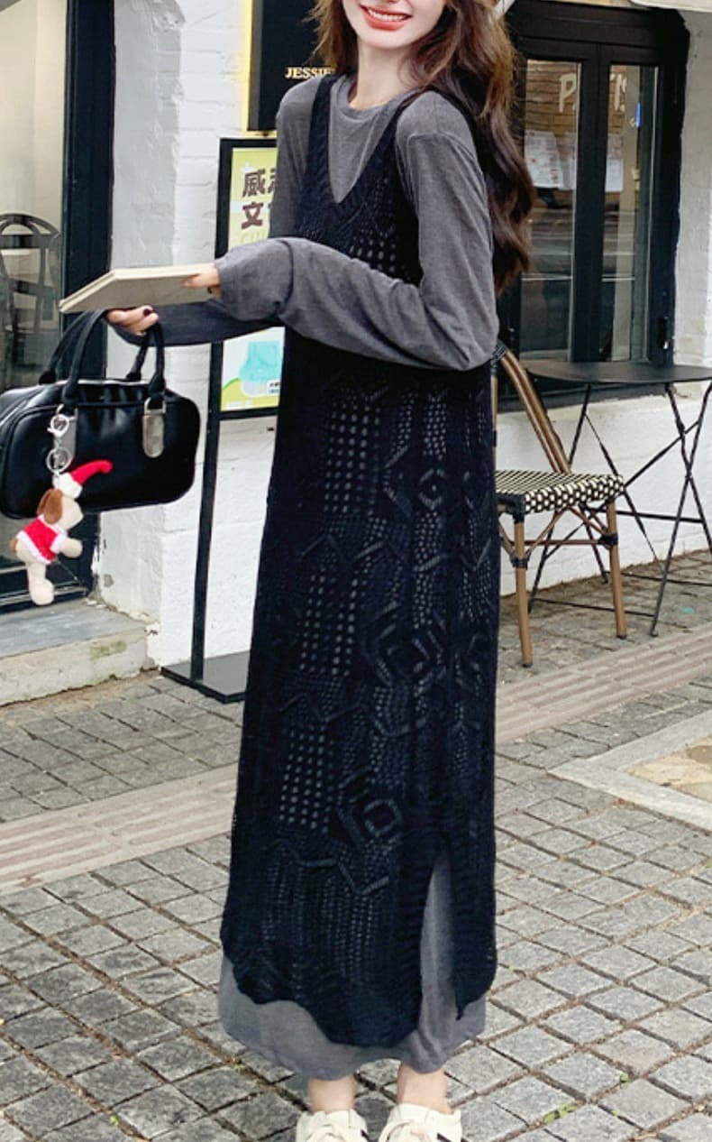 カジュアルコーデ 透かし編みレース重ね着風マキシワンピース