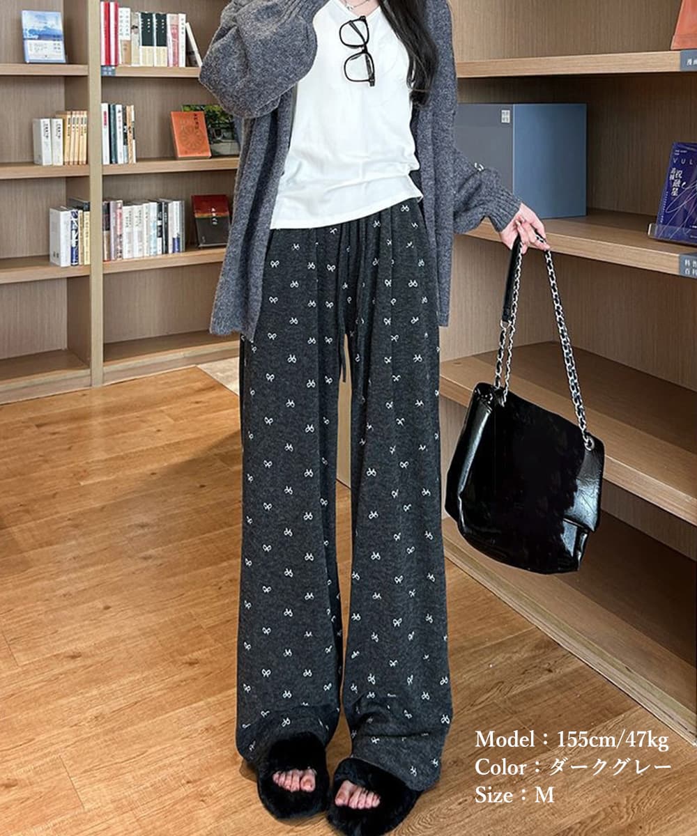 カジュアルコーデ 小花柄薄手パンツ ゆったりワイド美脚パンツ