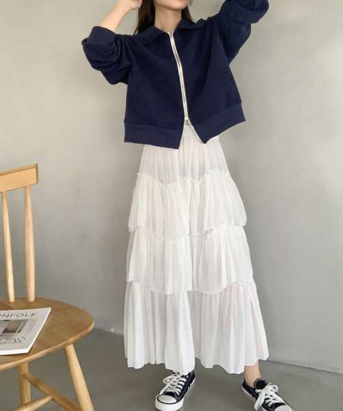 カジュアルコーデ  ティアードフリルロングスカート