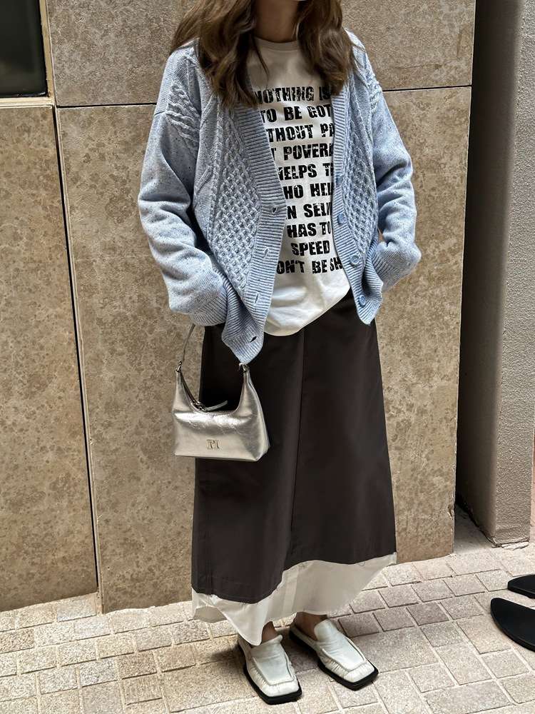カジュアルコーデ  レイヤードデザイン ロングスカート