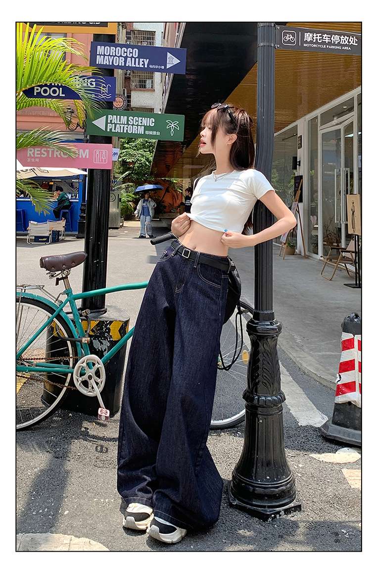カジュアルコーデ  ゆったりワイドデニムパンツ