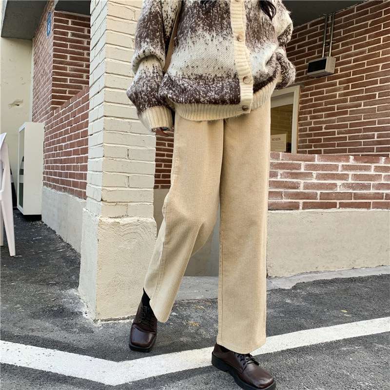 カジュアルコーデ  コーデュロイワイドストレートパンツ