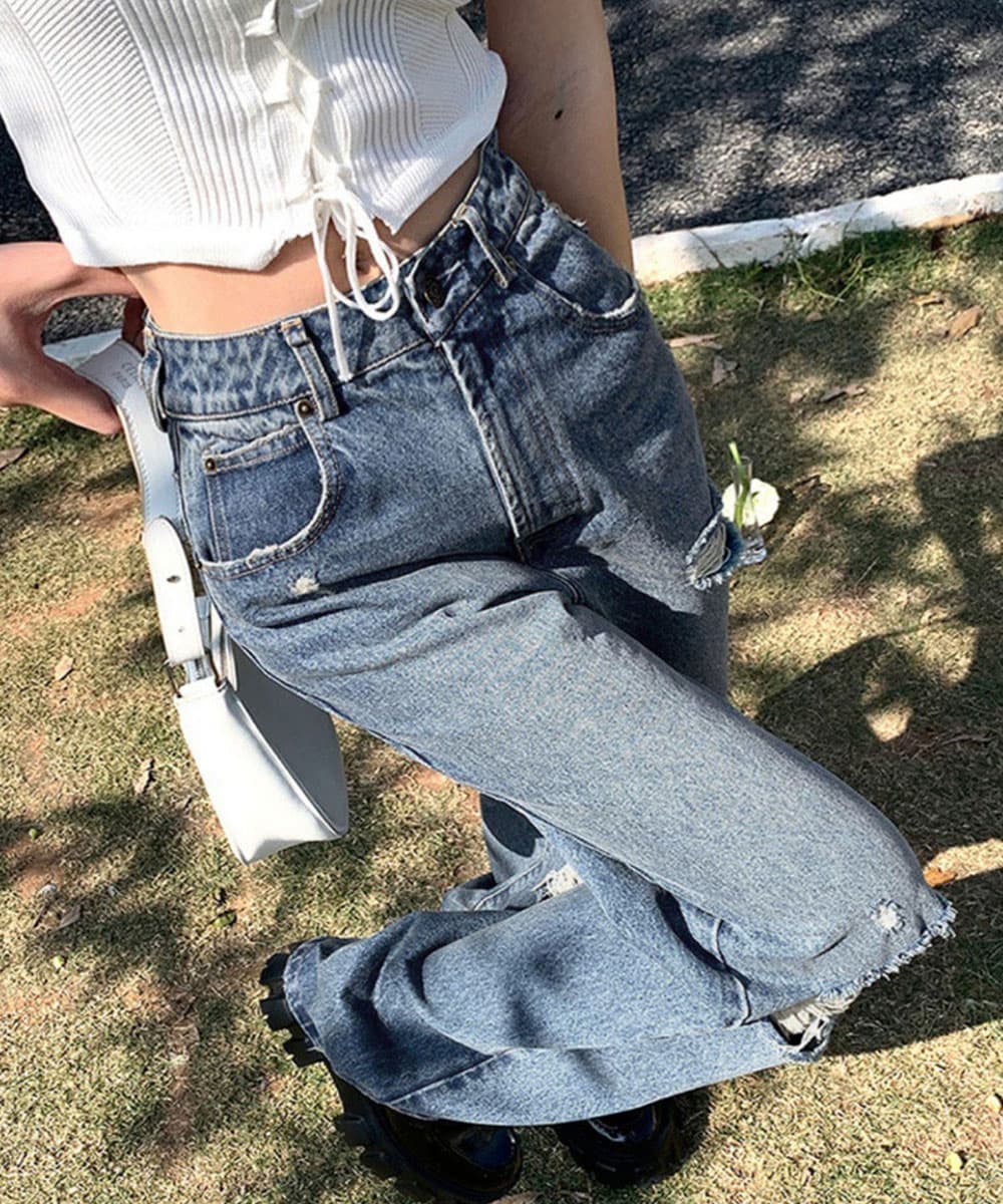カジュアルコーデ ハイウエストダメージデニムパンツ 美脚効果