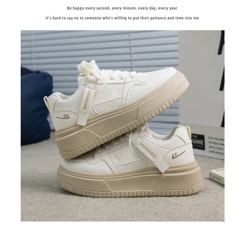 カジュアルコーデ カジュアルコーデ 厚底スポーツスニーカー