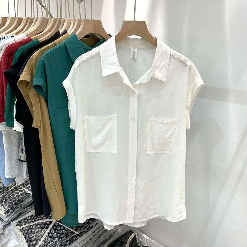 カジュアルコーデ  ゆったりポケット付き半袖シャツ