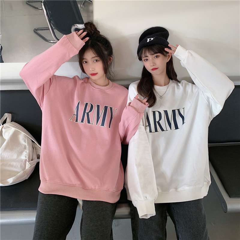 カジュアルコーデ  ARMYロゴオーバーサイズスウェット