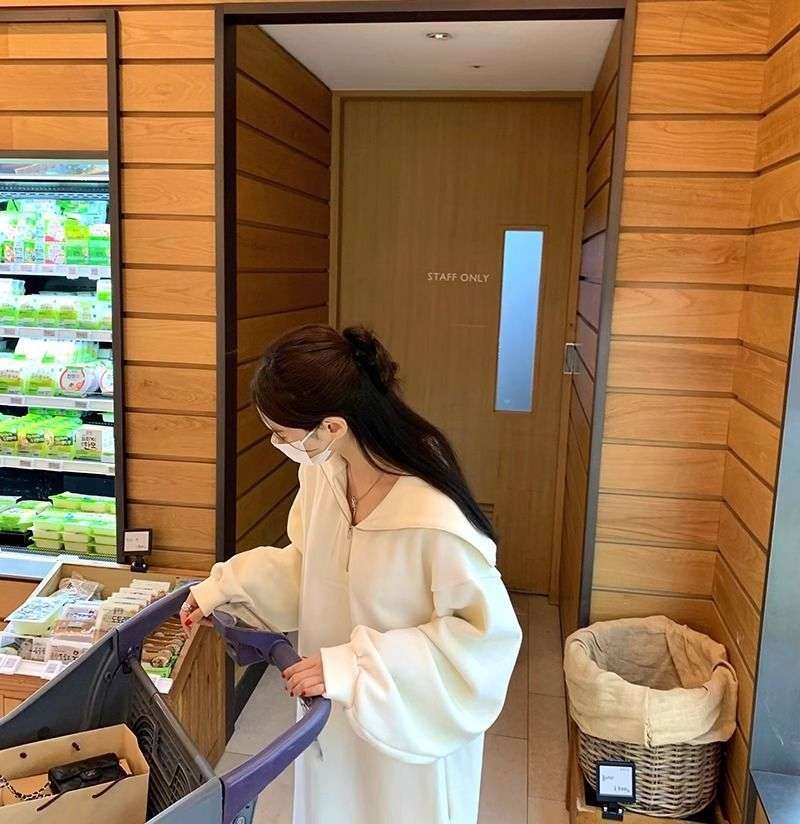 カジュアルコーデ　ハーフジップワンピース