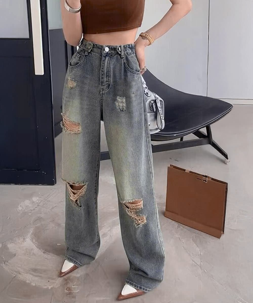 カジュアルコーデ 破れ加工デニムパンツ ワイドシルエット