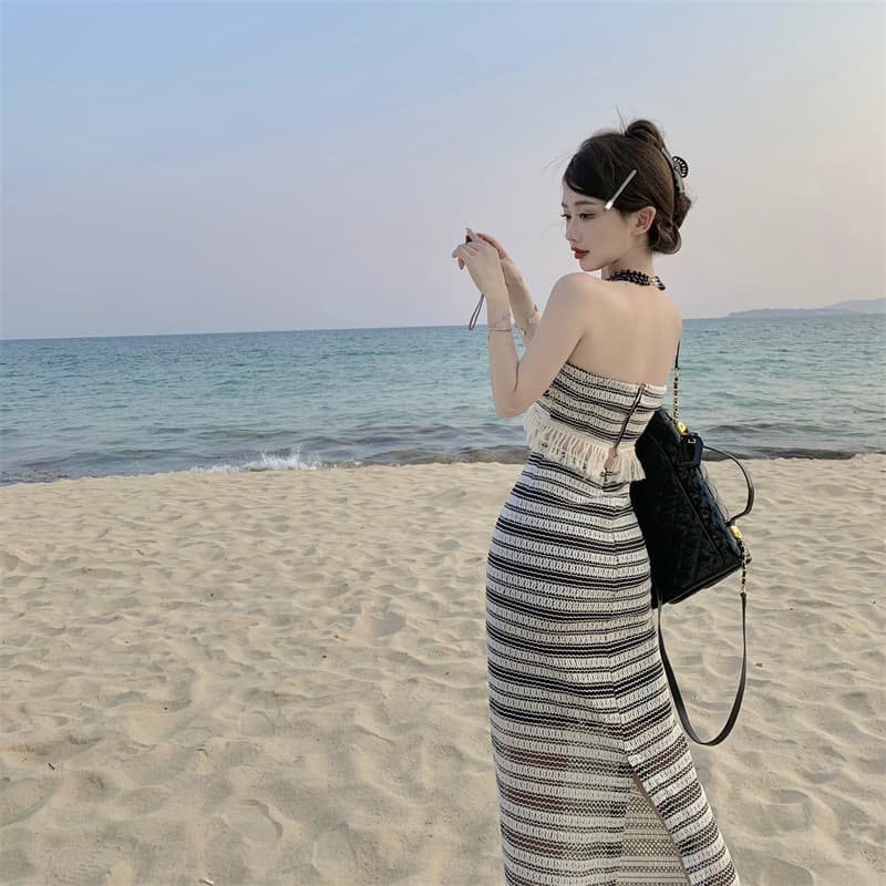 カジュアルコーデ ボーダー柄ベアトップセットアップ上下セット女性用
