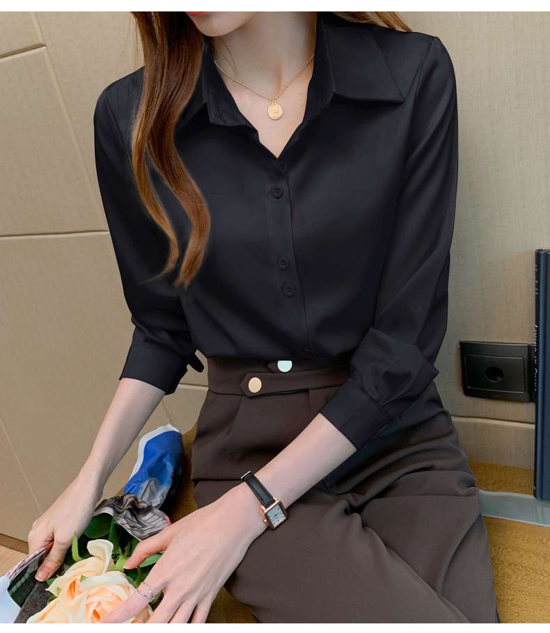 カジュアルコーデ シンプルエレガントな長袖シャツ