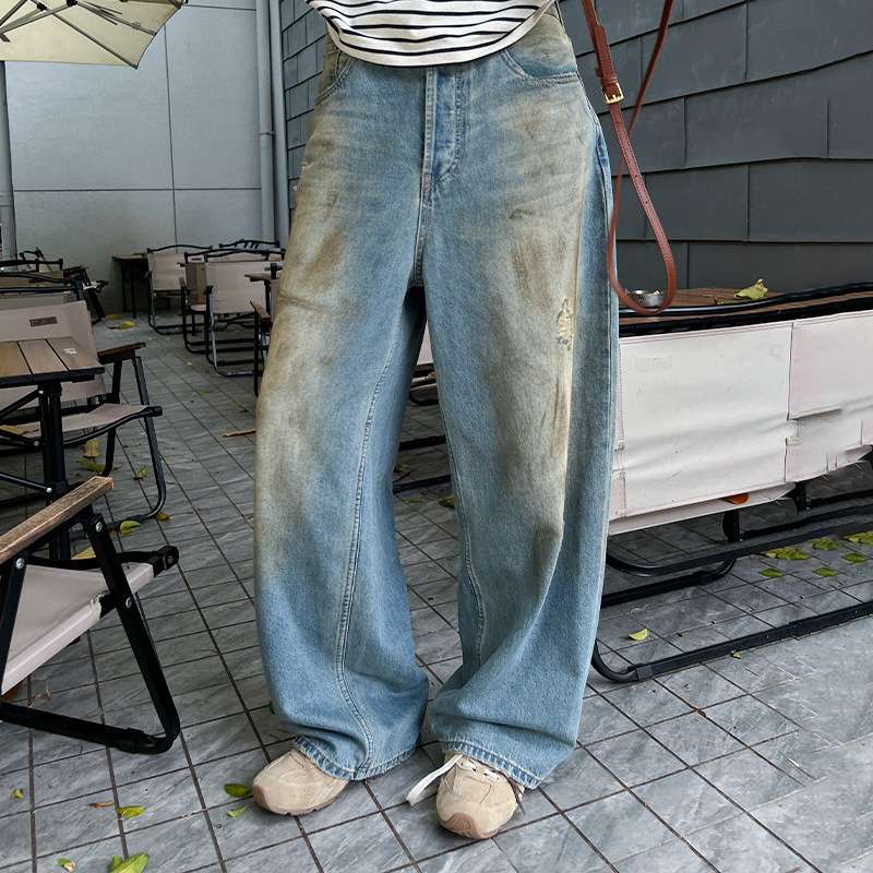 カジュアルコーデ ゆったりワイドダメージデニムパンツ
