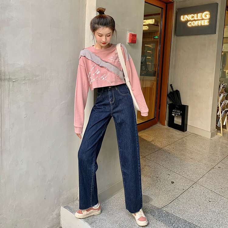 カジュアルコーデ ゆったりワイドデニムパンツ