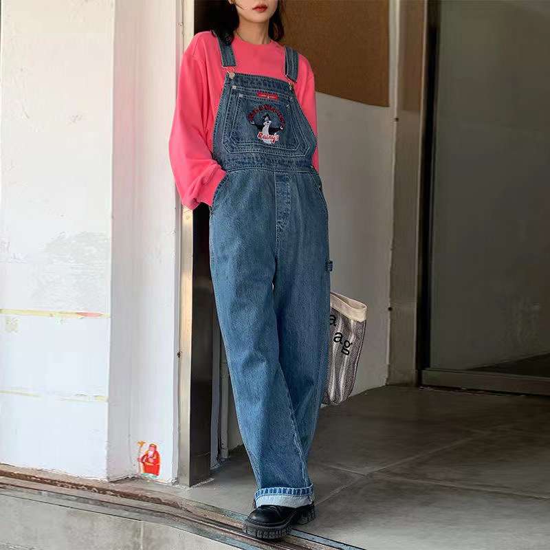 カジュアルコーデ キャラクター刺繍オーバーオール