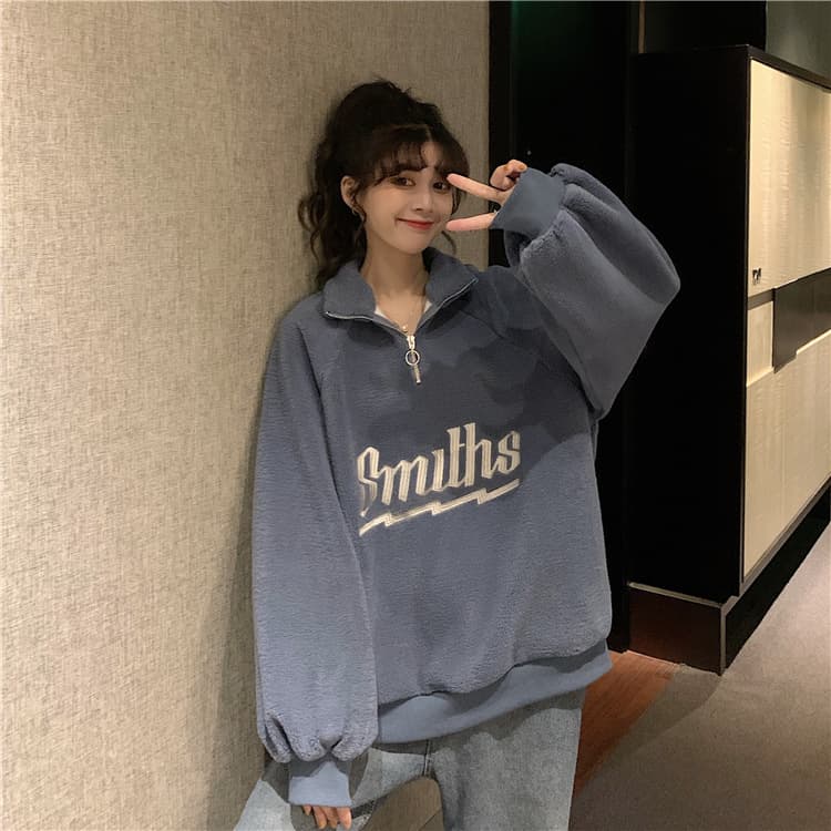カジュアルコーデ レディース ロゴ入りスウェット ゆったりハーフジップ トレーナー
