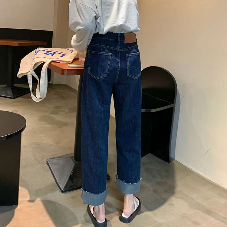 カジュアルコーデ ゆったりワイドデニムパンツ