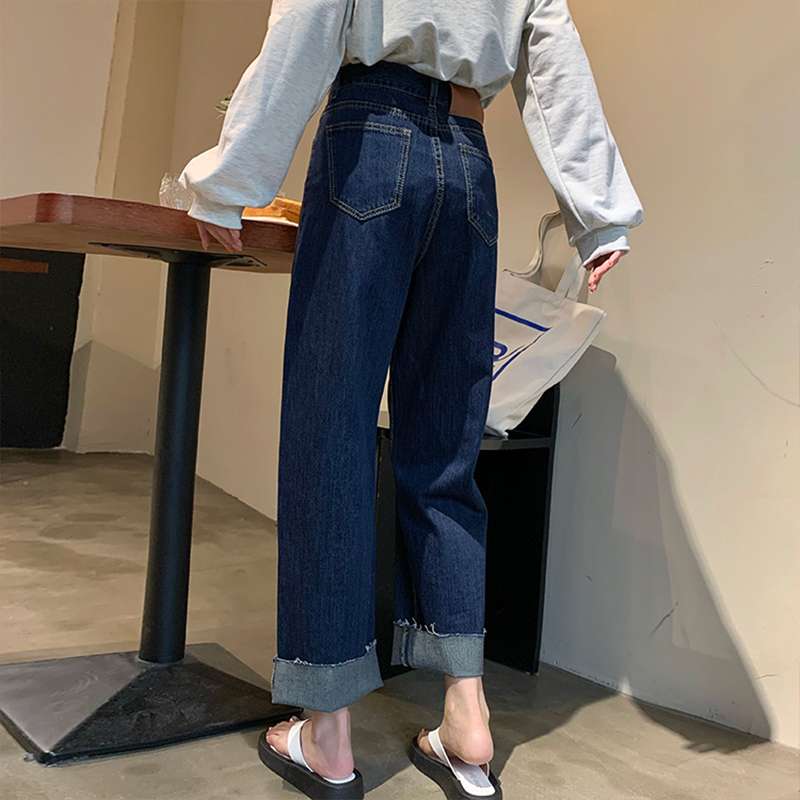 カジュアルコーデ ゆったりワイドデニムパンツ