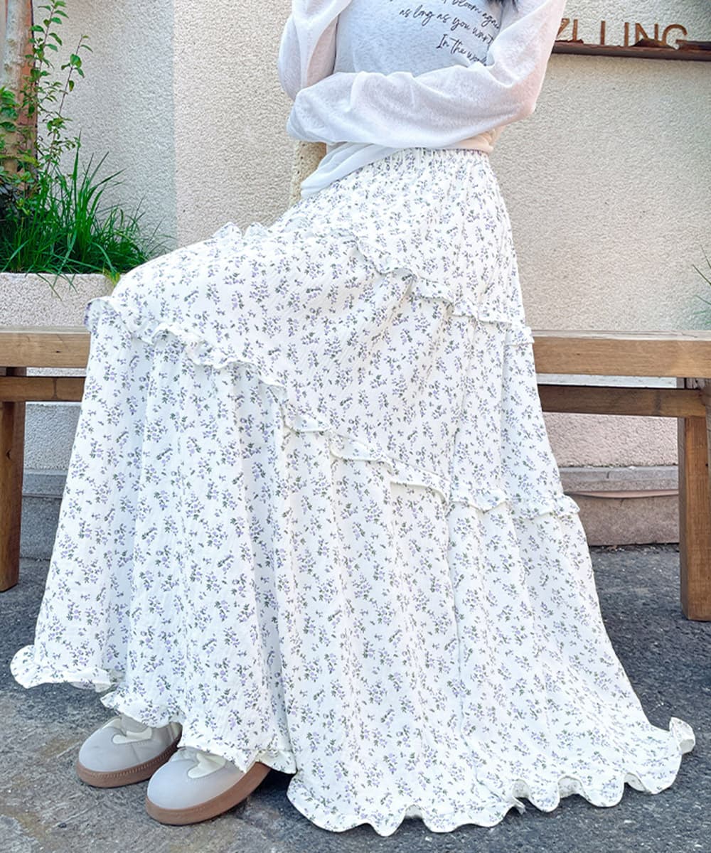 カジュアルコーデ 花柄ティアードフリル マキシスカート