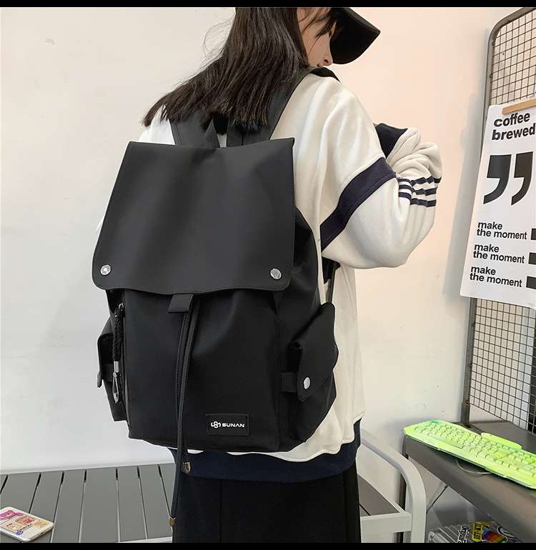 カジュアルコーデ カジュアル学生風ラージポケットリュック