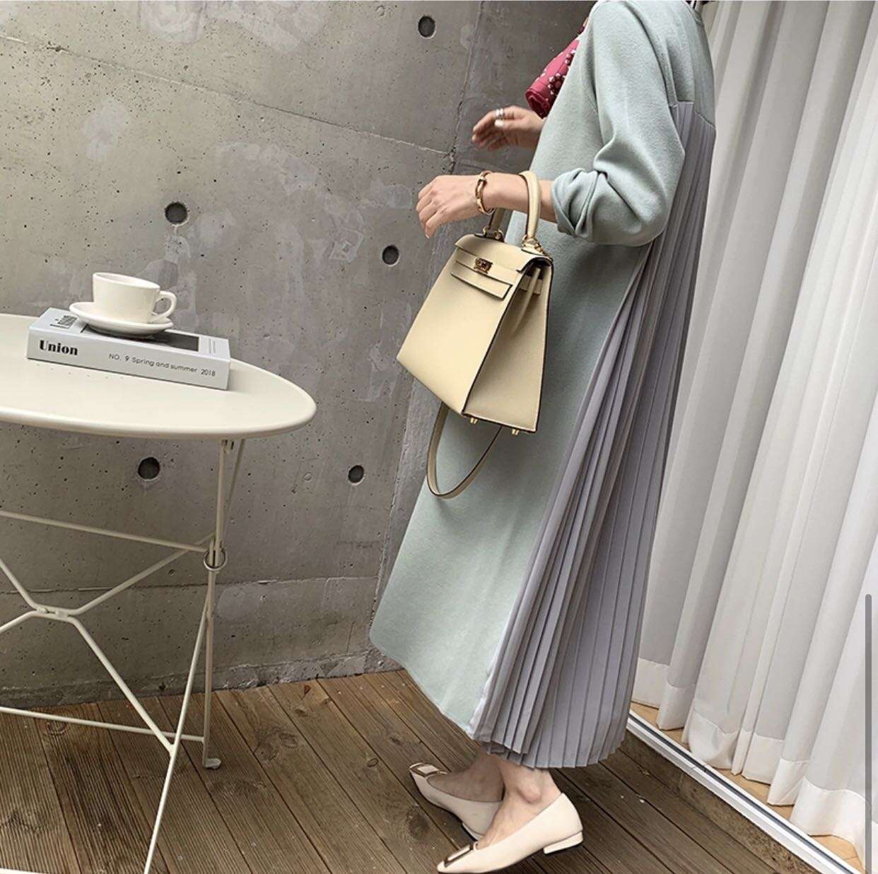 カジュアルコーデ プリーツ切替えロングワンピース