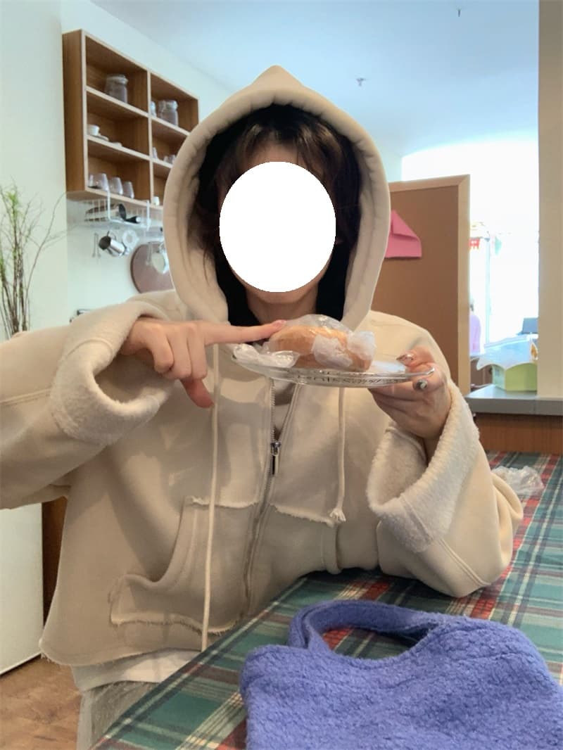 カジュアルコーデ 春の新作レトロ風フード付きスウェット