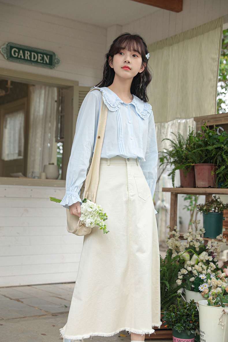 カジュアルコーデ フリンジ裾ロングデニムスカート