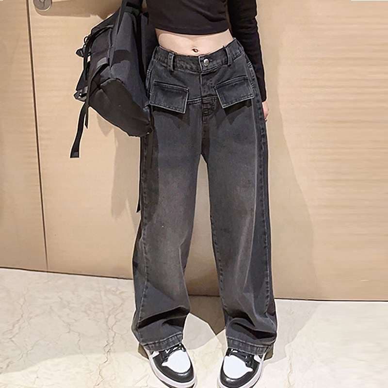 カジュアルコーデ カーゴポケット付きワイドデニムパンツ