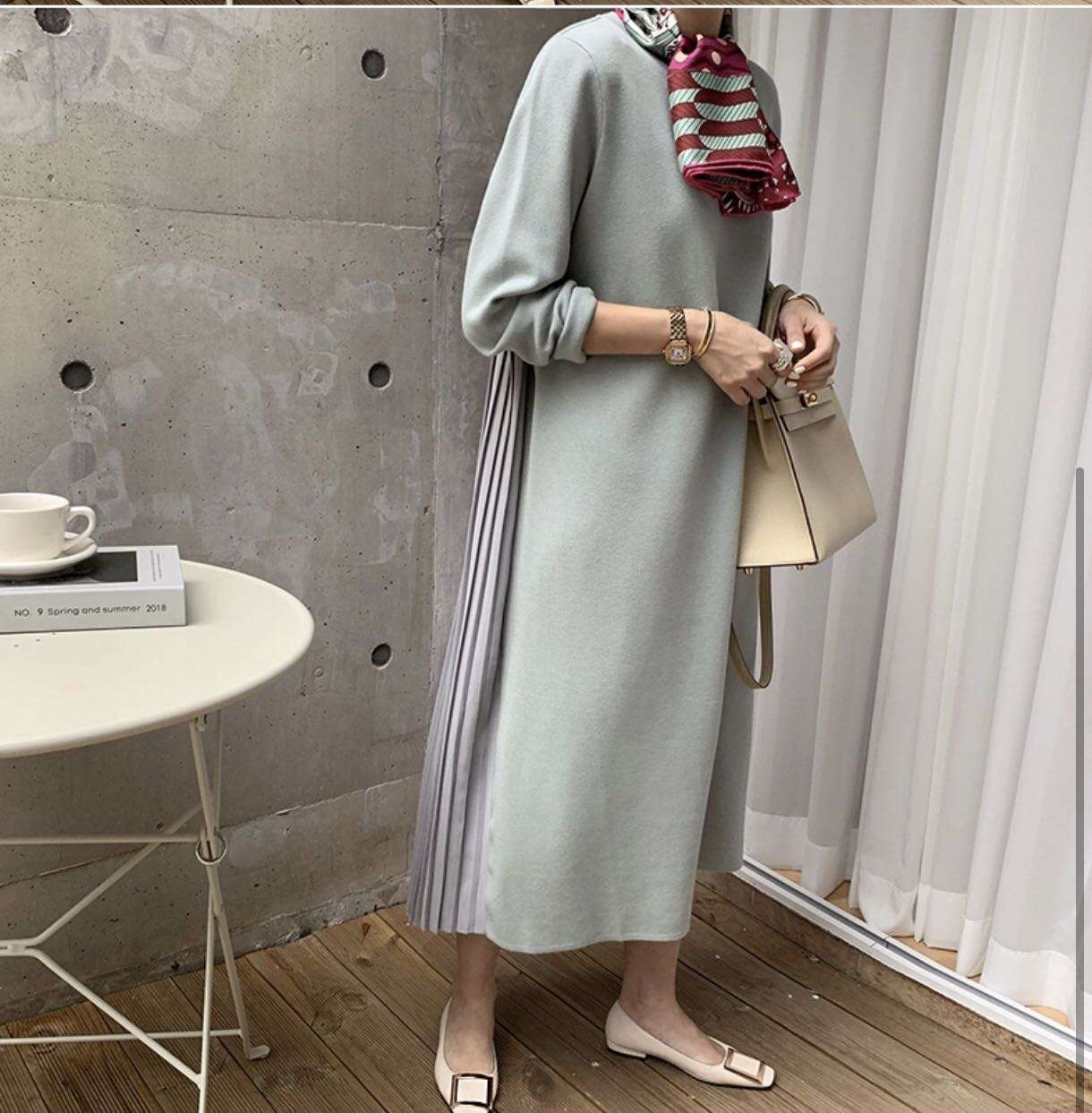 カジュアルコーデ プリーツ切替えロングワンピース