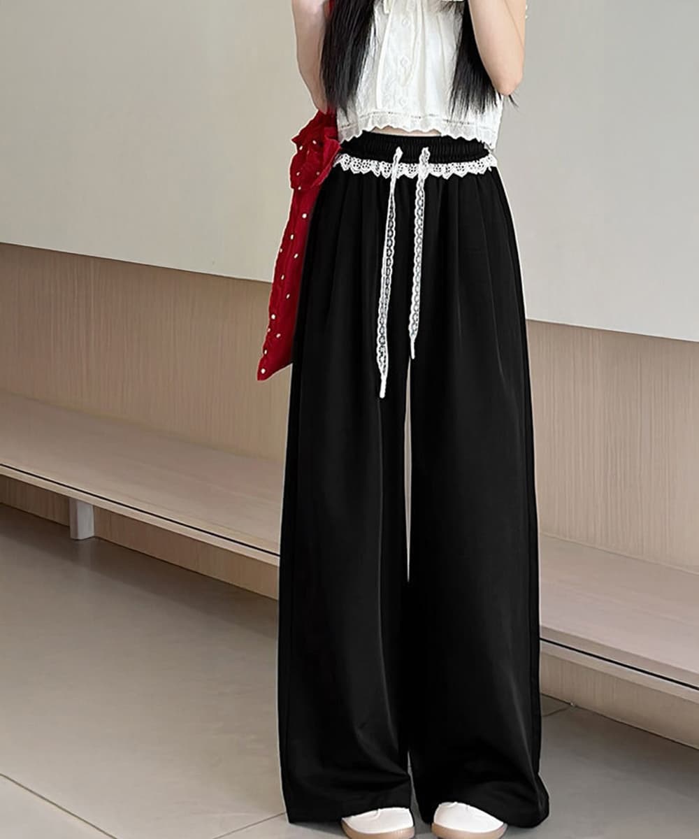 カジュアルコーデ 白レース付きワイドパンツ 夏の涼しげ楽ちんパンツ