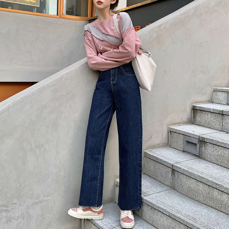 カジュアルコーデ ゆったりワイドデニムパンツ