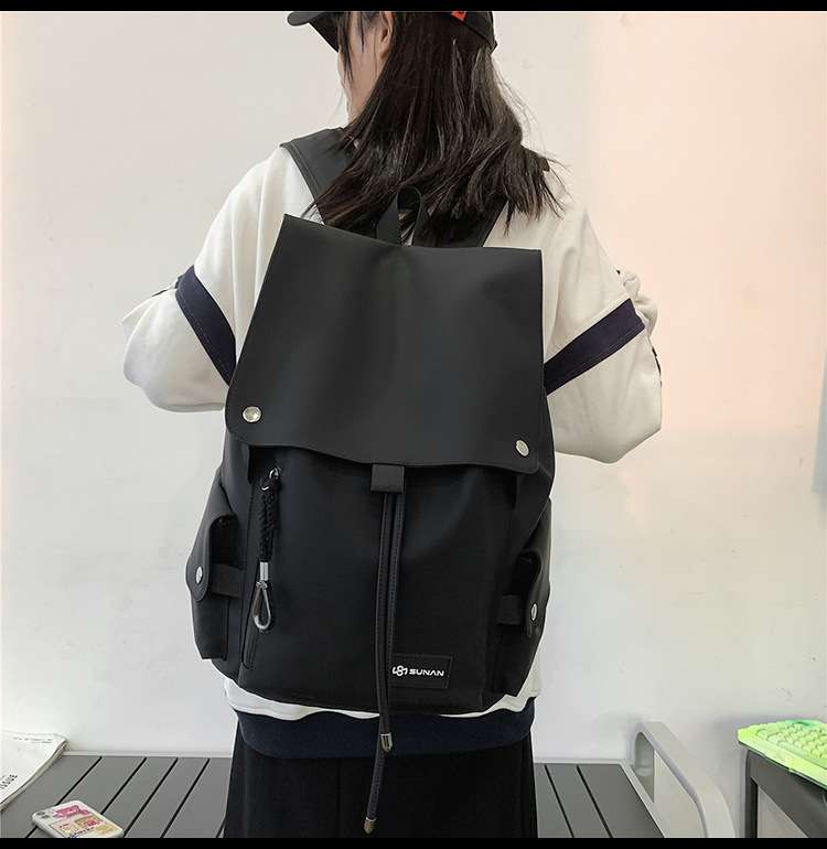 カジュアルコーデ カジュアル学生風ラージポケットリュック
